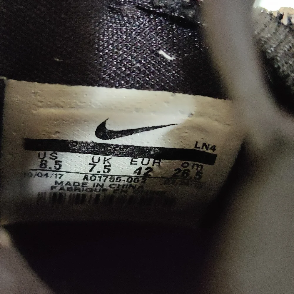 LeBron 15 Low 'Ashes' - Picture 7 of 7